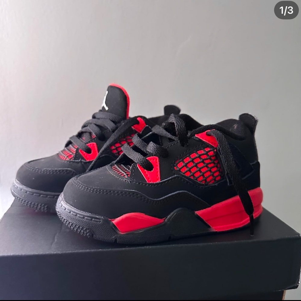 Jordan 4s